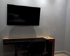 ILION Air Host - Near Athens International Airport