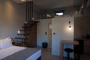 ILION Air Host - Near Athens International Airport