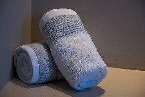 ILION Air Host - Near Athens International Airport