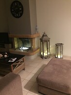 ILION Air Host - Near Athens International Airport