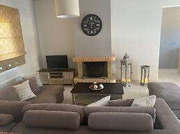 ILION Air Host - Near Athens International Airport