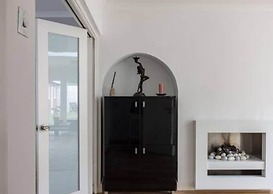 Tudor House Kingston Luxury 5 bed Villa