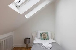 Tudor House Kingston Luxury 5 bed Villa