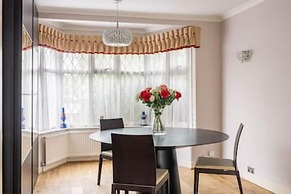 Tudor House Kingston Luxury 5 bed Villa