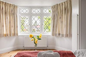 Tudor House Kingston Luxury 5 bed Villa