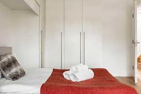 Tudor House Kingston Luxury 5 bed Villa