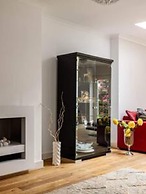 Tudor House Kingston Luxury 5 bed Villa