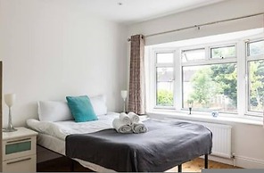 Tudor House Kingston Luxury 5 bed Villa