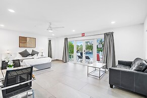 Unique Retreat - Unit B: Homey First-floor Haven