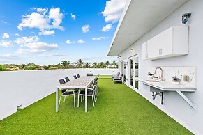 Unique Retreat - Unit B: Homey First-floor Haven