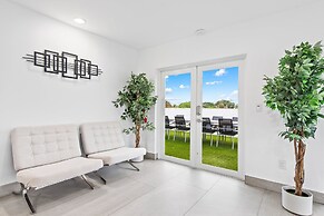 Unique Retreat - Unit B: Homey First-floor Haven