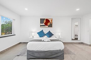 Unique Retreat - Unit C: Charming 2nd-floor Escape