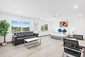 Unique Retreat - Unit C: Charming 2nd-floor Escape