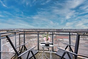 The Pinnacle by Cotels