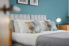 The Pinnacle by Cotels