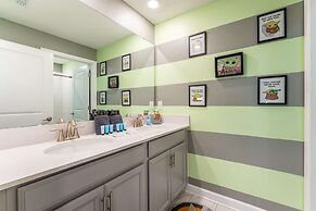 Private Disney Oasis With Pool Hot Tub Ps5 and Modern Amenities
