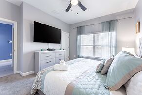 Private Disney Oasis With Pool Hot Tub Ps5 and Modern Amenities