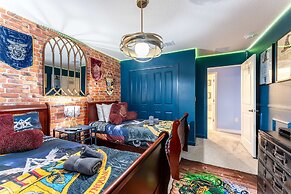 Private Disney Oasis With Pool Hot Tub Ps5 and Modern Amenities