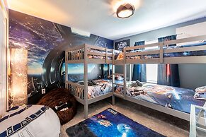 Private Disney Oasis With Pool Hot Tub Ps5 and Modern Amenities