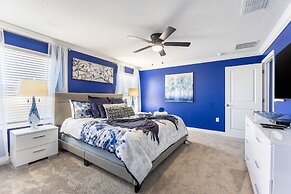 Private Disney Oasis With Pool Hot Tub Ps5 and Modern Amenities