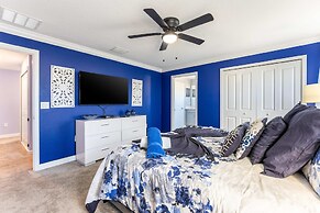 Private Disney Oasis With Pool Hot Tub Ps5 and Modern Amenities