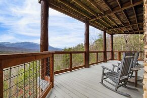 Luxury Cabin w Panoramic Views Firepit Game Room Pinnacle Chalet