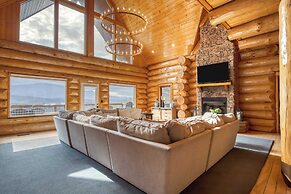 Luxury Cabin w Panoramic Views Firepit Game Room Pinnacle Chalet