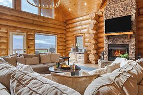 Luxury Cabin w Panoramic Views Firepit Game Room Pinnacle Chalet