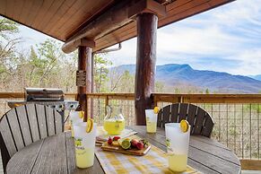 Luxury Cabin w Panoramic Views Firepit Game Room Pinnacle Chalet