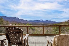 Luxury Cabin w Panoramic Views Firepit Game Room Pinnacle Chalet