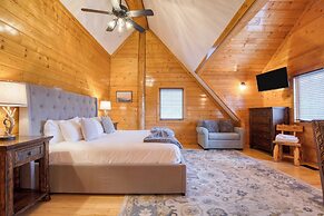 Luxury Cabin w Panoramic Views Firepit Game Room Pinnacle Chalet