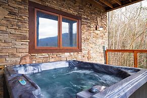 Luxury Cabin w Panoramic Views Firepit Game Room Pinnacle Chalet