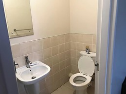 Relax and Unwind in a Beautiful Open-plan Space!