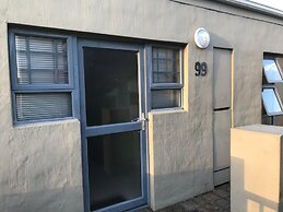 Relax and Unwind in a Beautiful Open-plan Space!