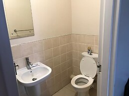 Relax and Unwind in a Beautiful Open-plan Space!