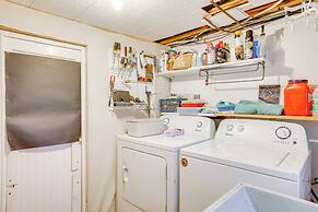 Walk to Downtown: Pet-friendly Cottage in Tyron