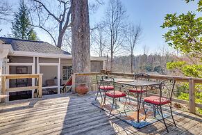 Walk to Downtown: Pet-friendly Cottage in Tyron