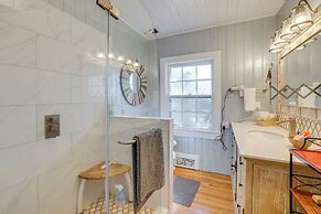 Walk to Downtown: Pet-friendly Cottage in Tyron