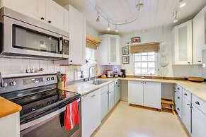 Walk to Downtown: Pet-friendly Cottage in Tyron