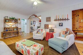 Walk to Downtown: Pet-friendly Cottage in Tyron