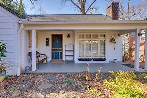 Walk to Downtown: Pet-friendly Cottage in Tyron