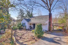 Walk to Downtown: Pet-friendly Cottage in Tyron