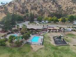 Canyon Creek Resort