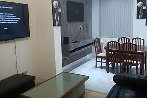 Coventry Stay - Sleeps 8, Free Parking & Wifi