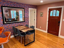 Retro Cowyboy Villa in the Heart of Austin