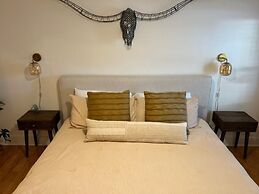 Retro Cowyboy Villa in the Heart of Austin