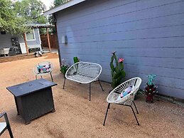 Retro Cowyboy Villa in the Heart of Austin
