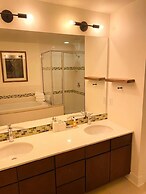 Retro Cowyboy Villa in the Heart of Austin