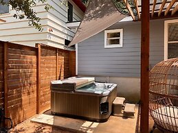 Retro Cowyboy Villa in the Heart of Austin