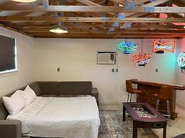 Retro Cowyboy Villa in the Heart of Austin